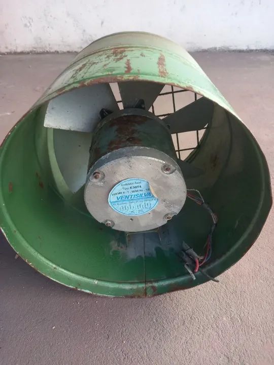 EXAUSTOR AXIAL TIPO E30T4, TRIFÁSICO, 220/380 V, 1/5 Hp