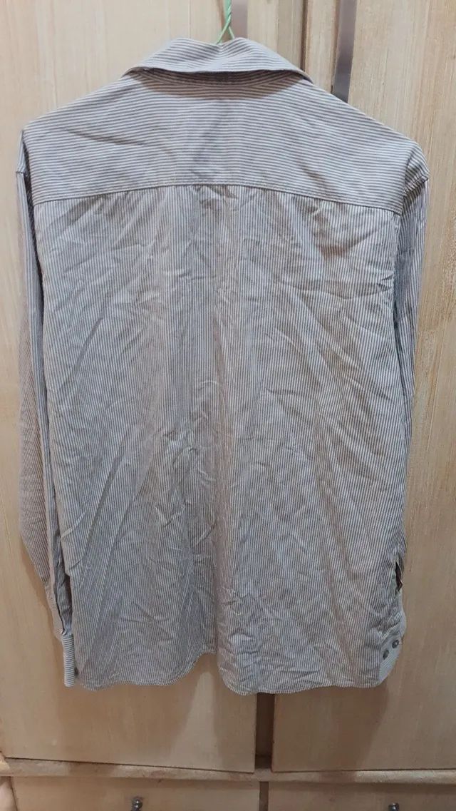 Promoção até final julho - Camisa calvin klein M impecável  - Foto 2