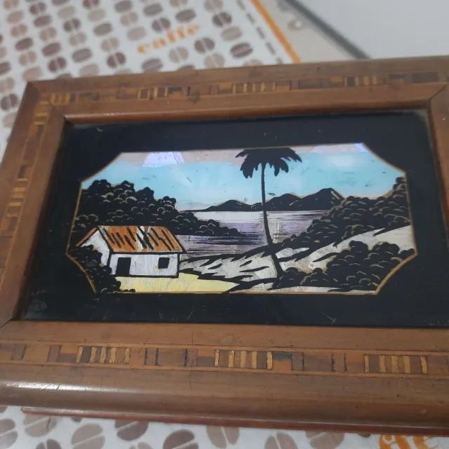 Caixa antiga em madeira de lei maciça marchetada 22cm x 15cm