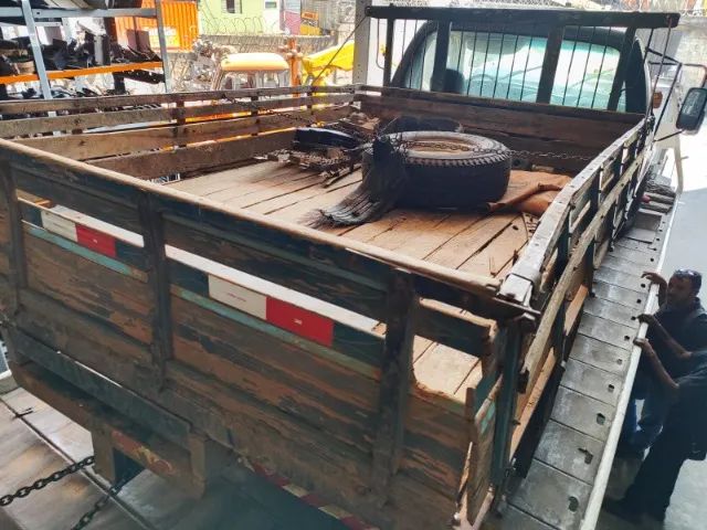 Carroceria caminhonete F350/outras - Foto 2