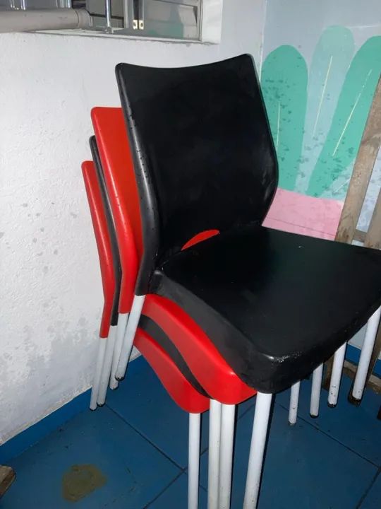 Cadeira Malba resistente e empilháveis  - Foto 6