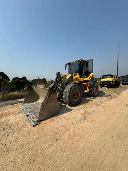 Pá carregadeira Volvo L90f 2009 - Foto 2