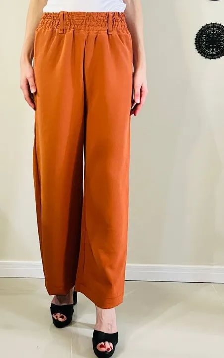 Calça clássica feminina