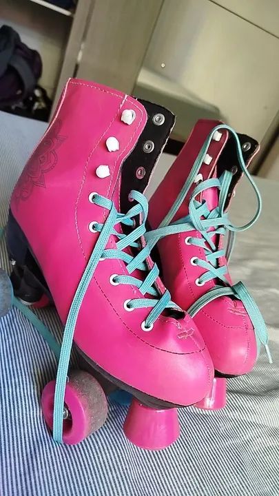 Patins Rosa com Rodinhas Coloridas - Foto 4