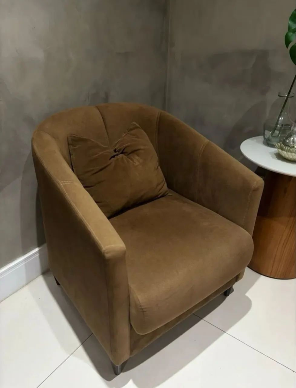 Poltrona Marrom em Suede  - Foto 3