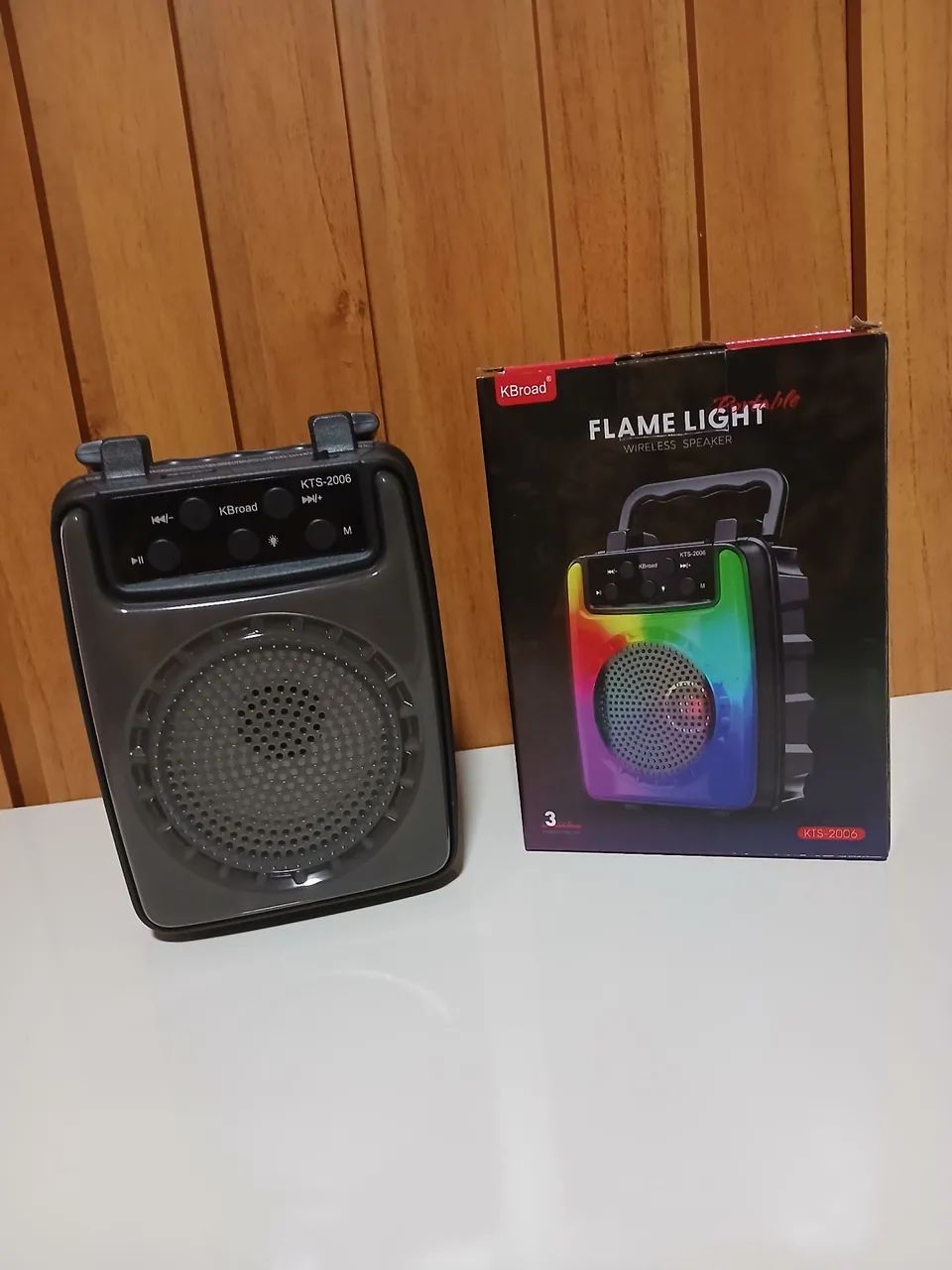 Caixa de Som Bluetooth com Luzes LED - Foto 2