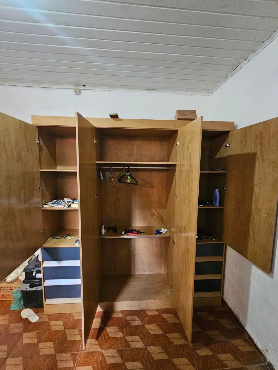 Guarda-Roupa de Casal com Espelhos - Foto 2