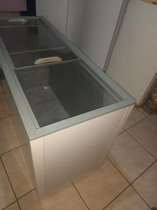 Vendo um  frezzer gelopar bem conservado 