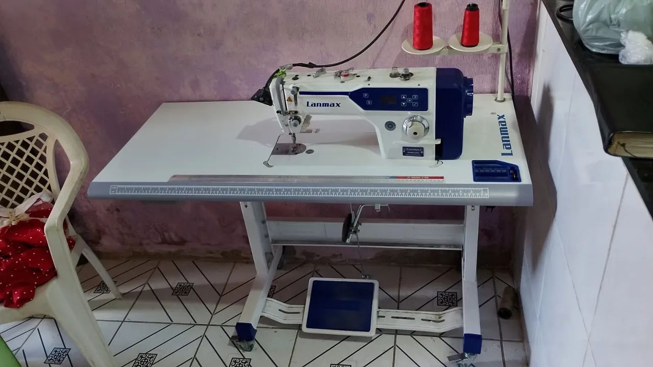 Máquina reta 1 agulha com corte de linha