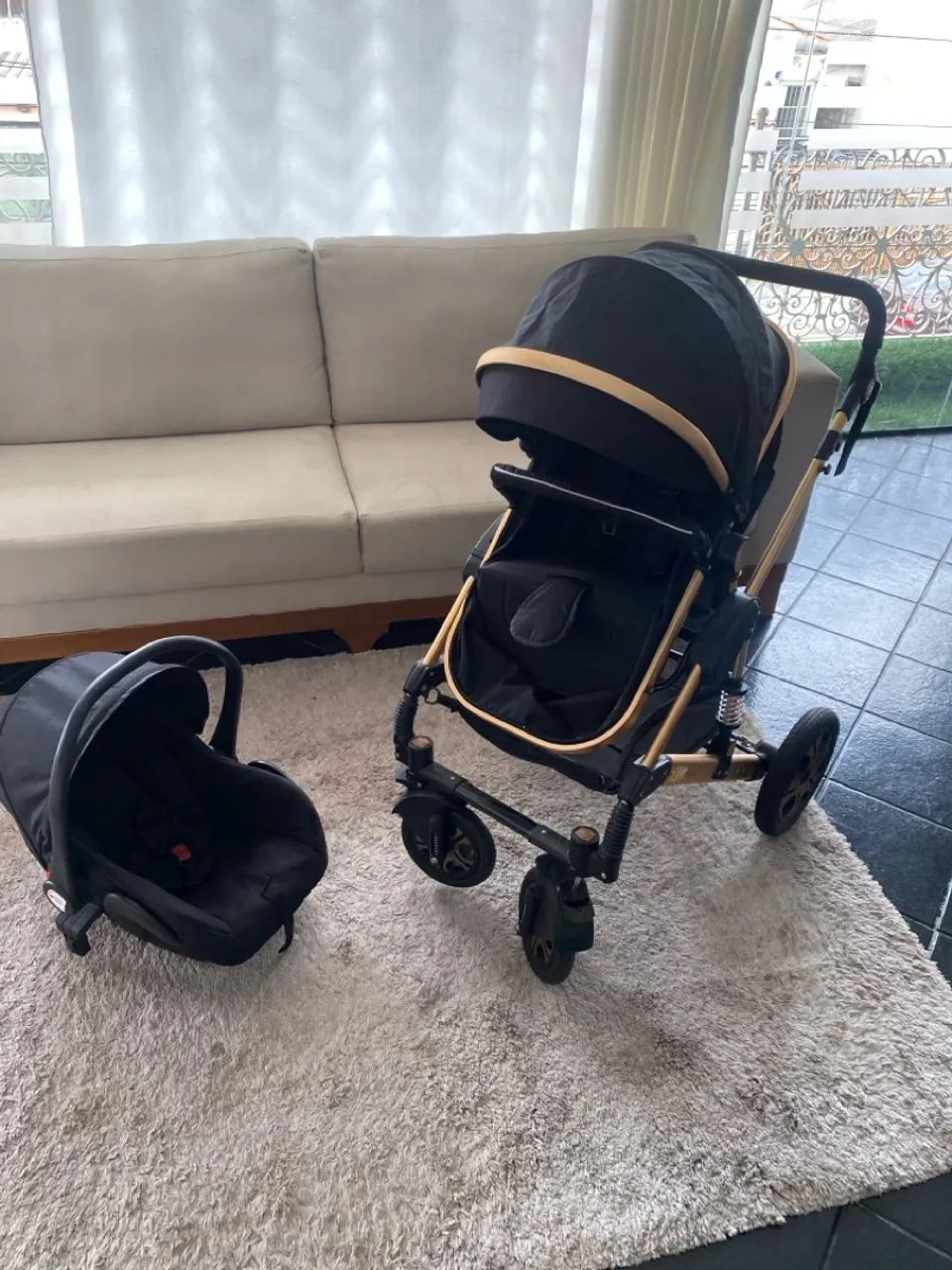 Carrinho de Bebê Luxo Dourado - Foto 2