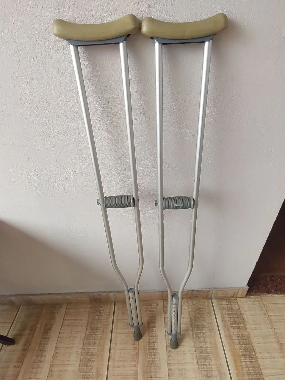 Muletas em alumínio da MERCUR - Foto 2