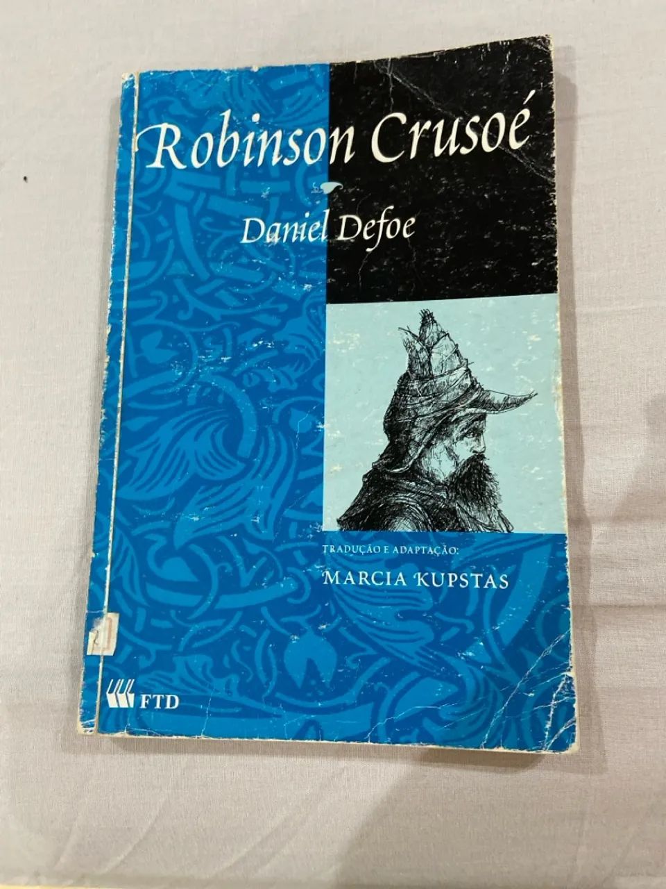 Livro ROBINSON CRUSOÉ