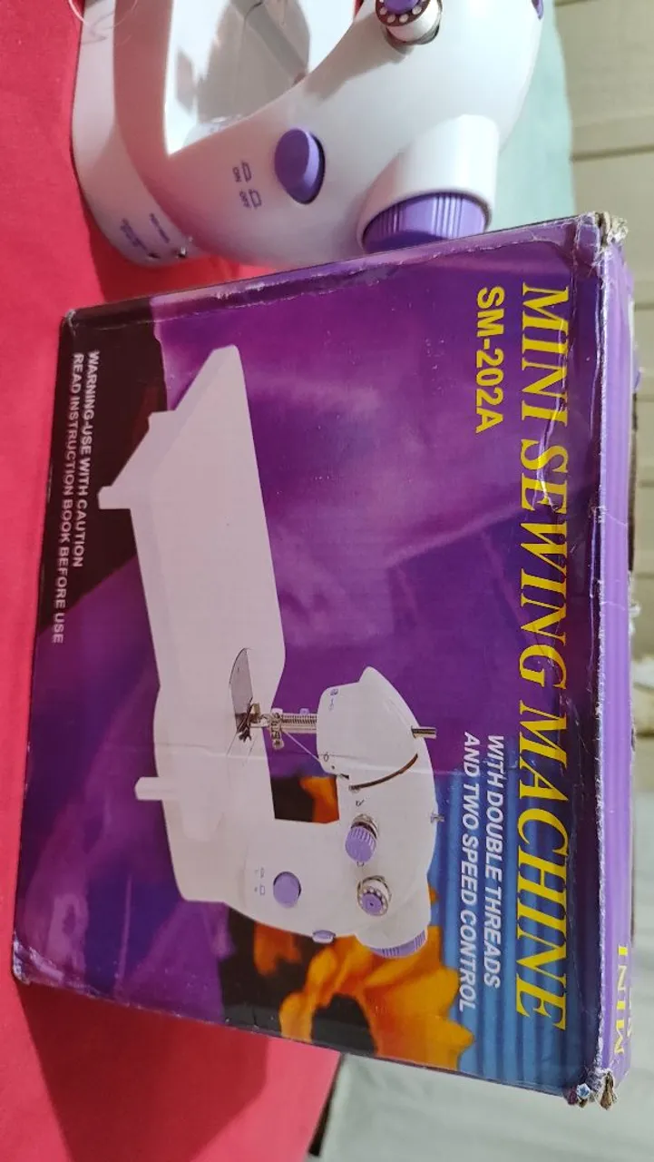 Mini Máquina de Costura SM-202A com Dupla Rosca e 2 Velocidades