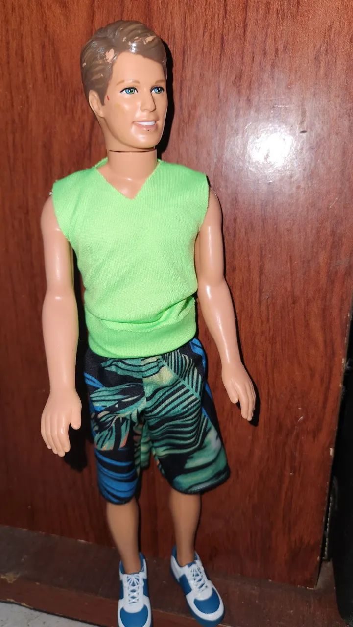 Boneco Ken Surf City