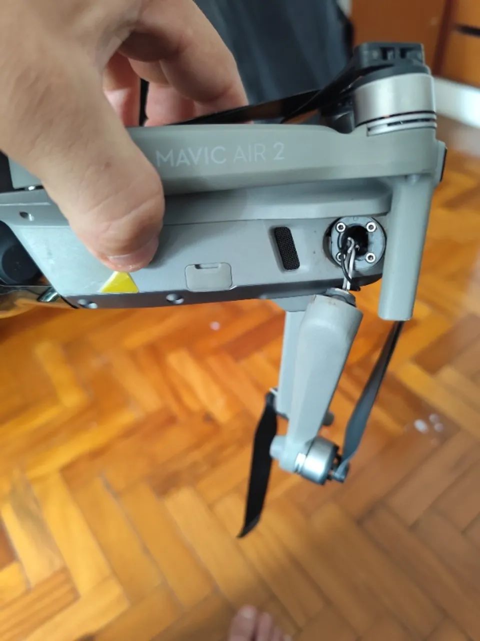 Drone Mavic air 2 quebrado com 3 baterias e bolsa - Foto 2