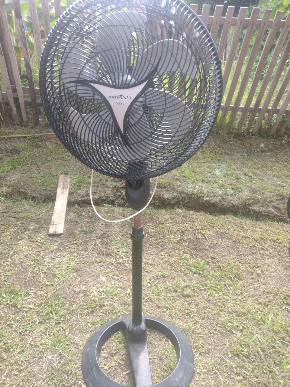 Ventilador de Coluna Britânia Turbo