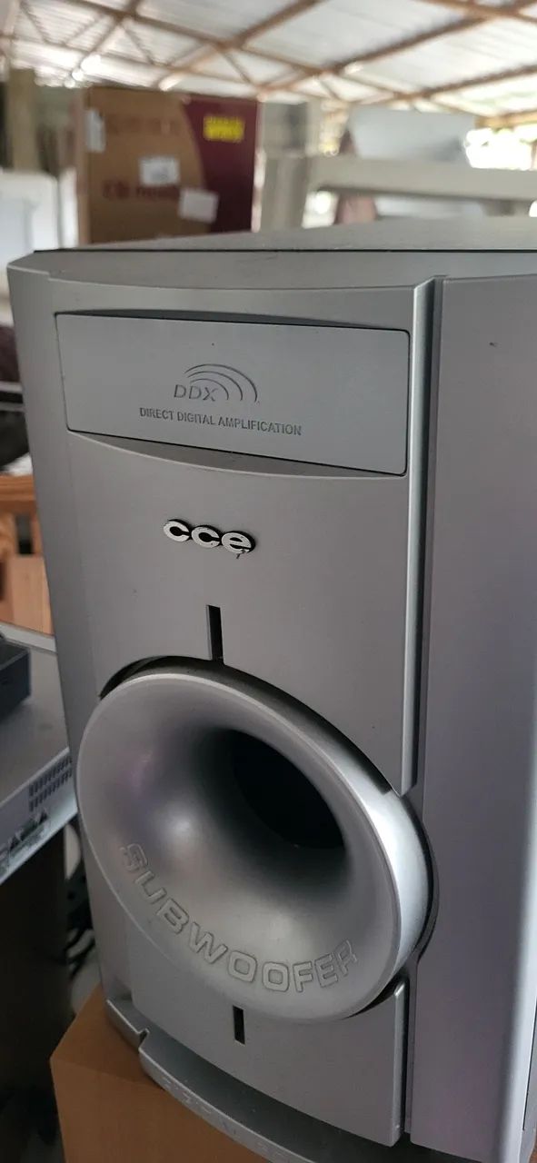 Subwoofer CCE de 8 ohms