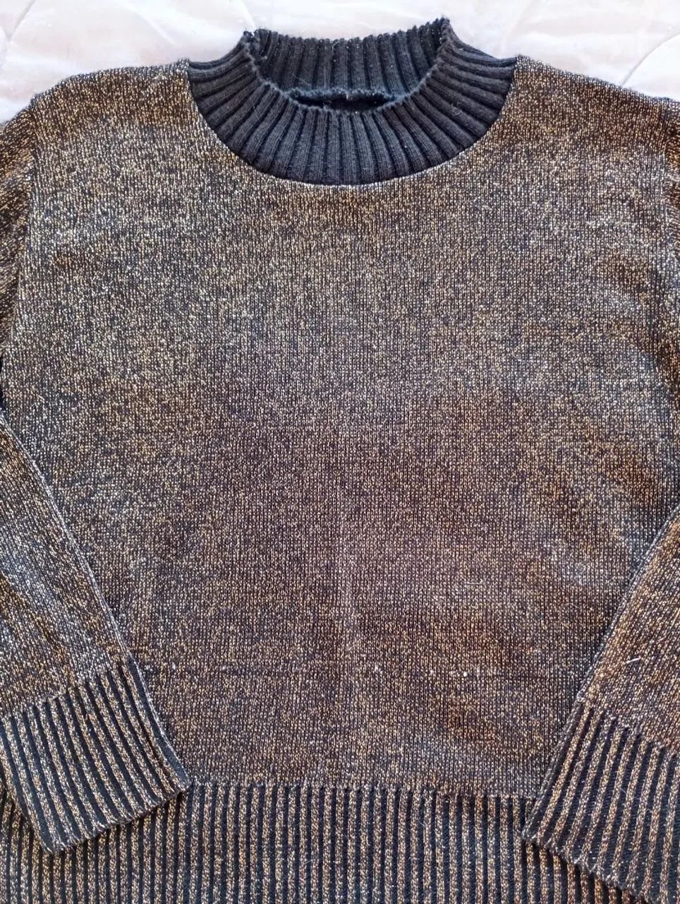 Suéter Dourado com Gola Alta - Foto 3