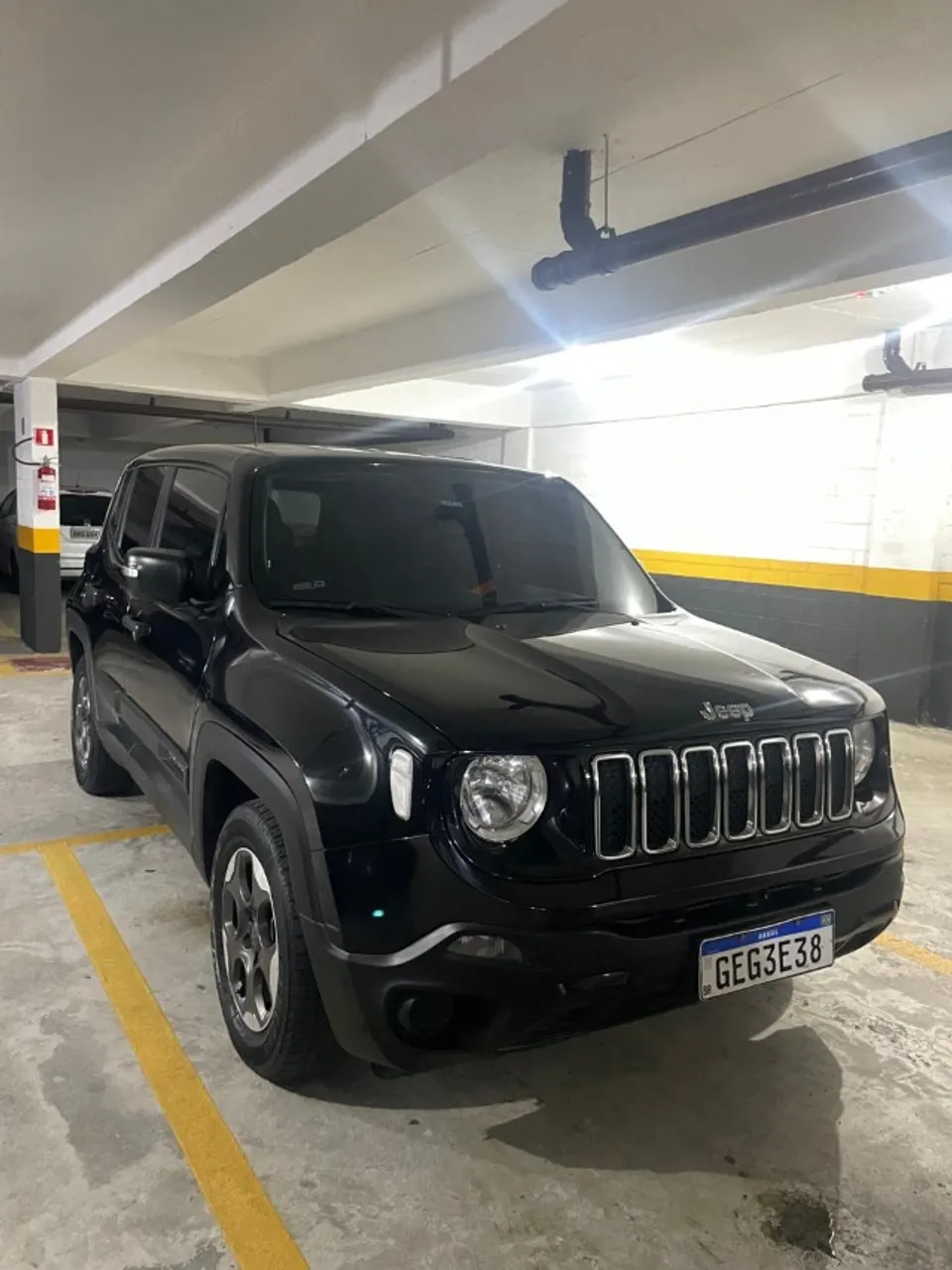 Jeep Renegade preto 2021 abaixo da fipe