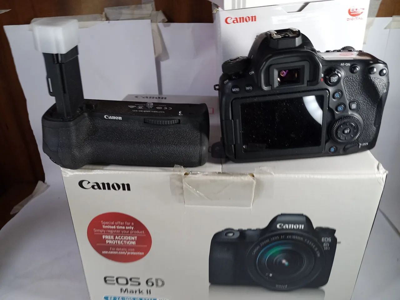 Canon EOS 6D Mark II - DSLR Camera - 64303753711617124