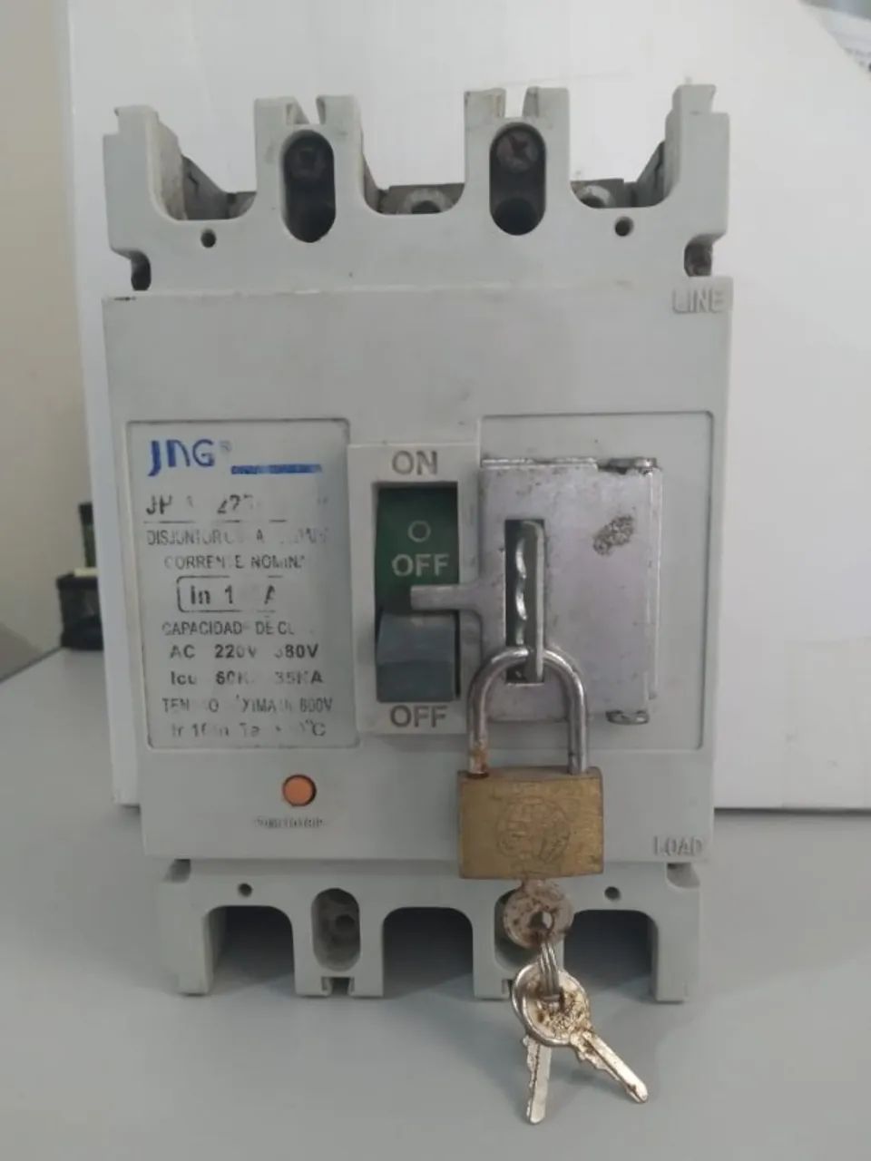Disjuntor de Caixa Moldada Trifásico 140A - JNG