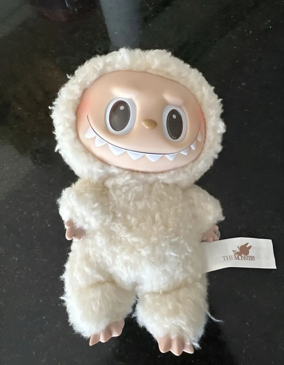 Labubu original bege com certificado de autenticidade 