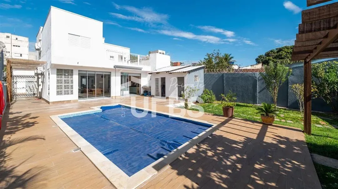 SOBRADO SETOR SUL - 4 QUARTOS - 2 SUITES