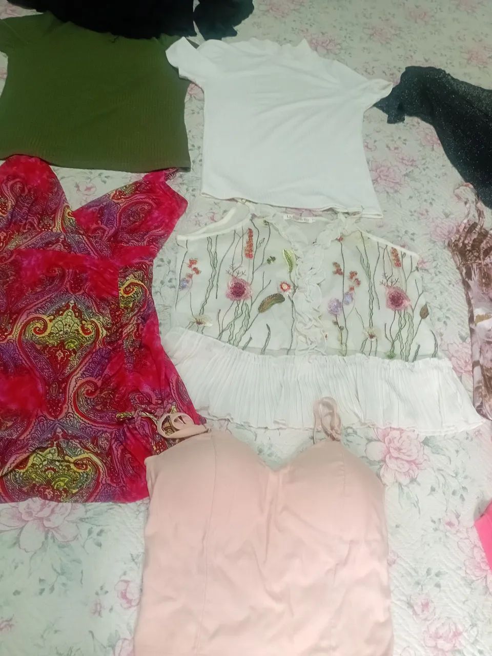 Lote de blusas femininas - Foto 4