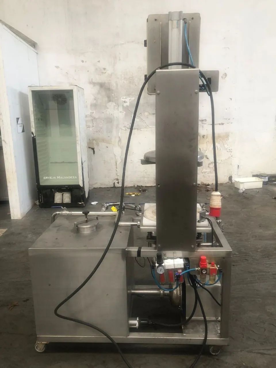 Lavadora de barris AGM<br>INCLUSO PRESSURIZADOR DE ÁGUA E FILTRO MICROBIOLÓGICO <br>11.000,00 - Foto 3