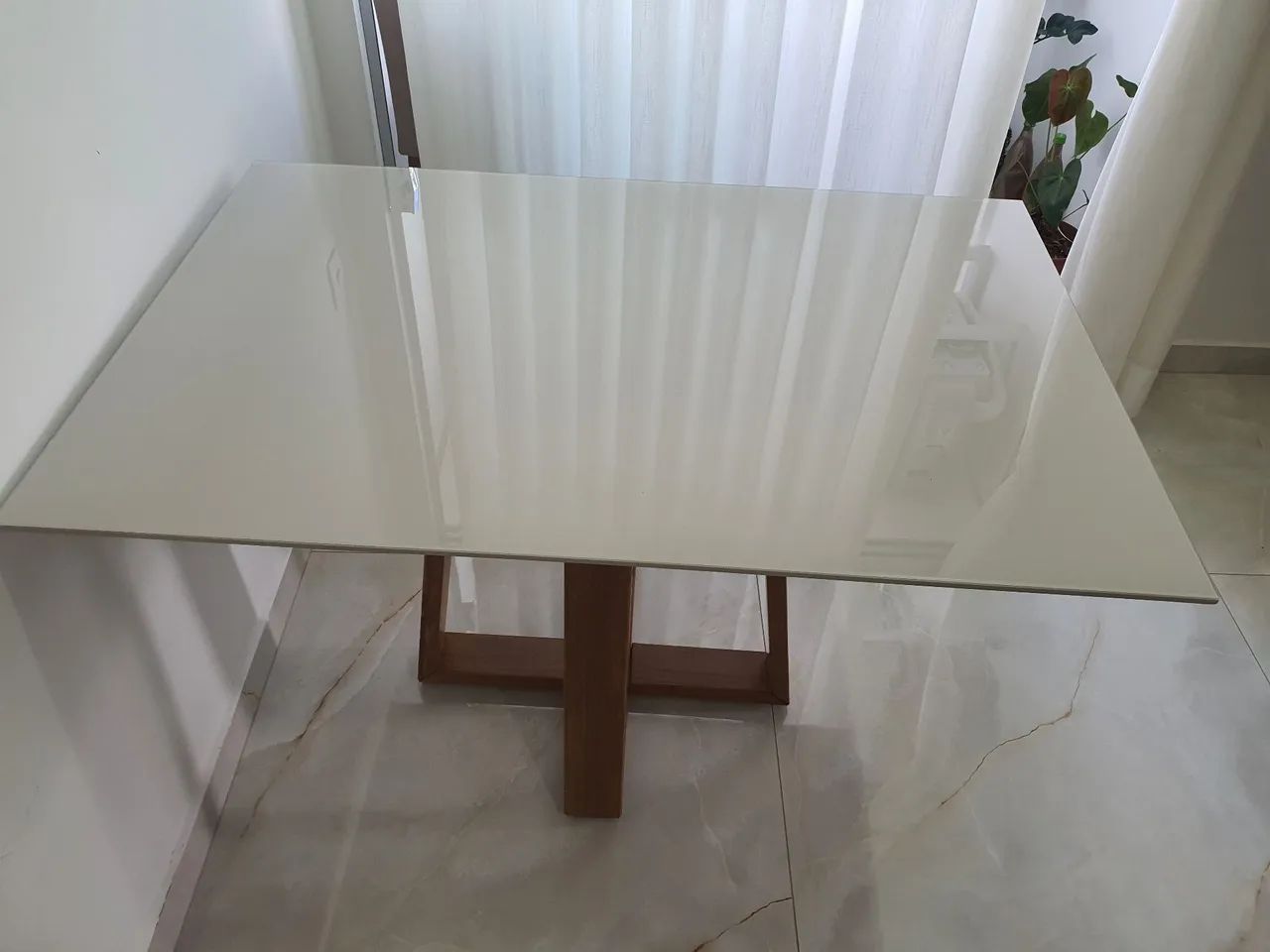 Mesa de jantar laqueada (Marrocos Interiores)