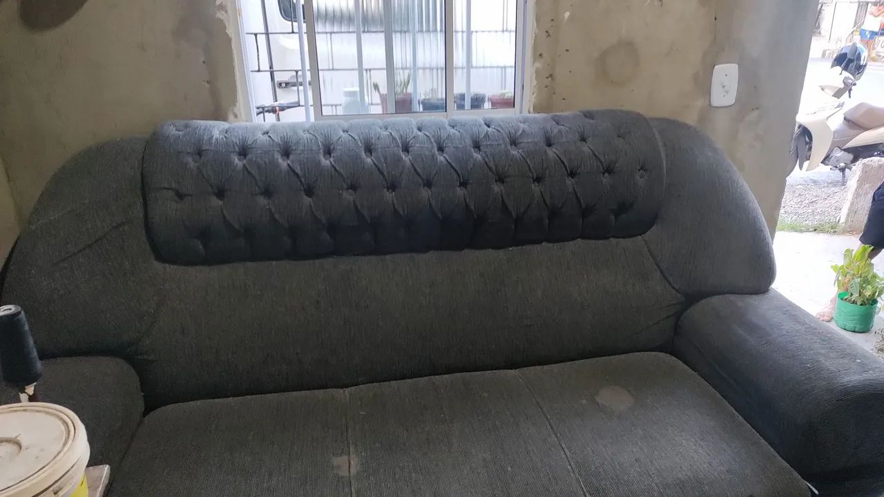 Um sofá grande64962178859905120