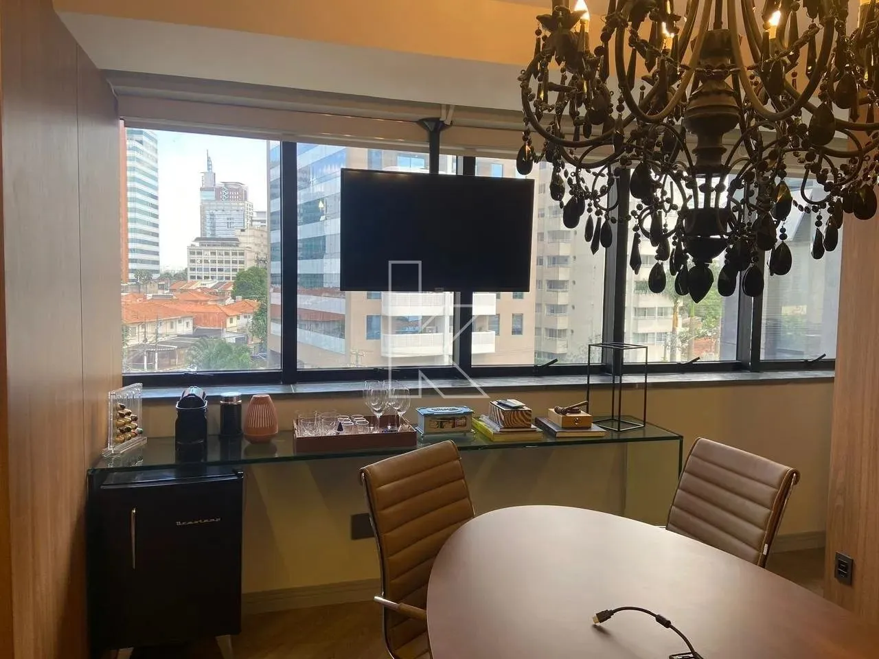 Sala Comercial MOBILIADA em prédio espelhado na Região da Faria Lima/Marginal Pinheiros/Re