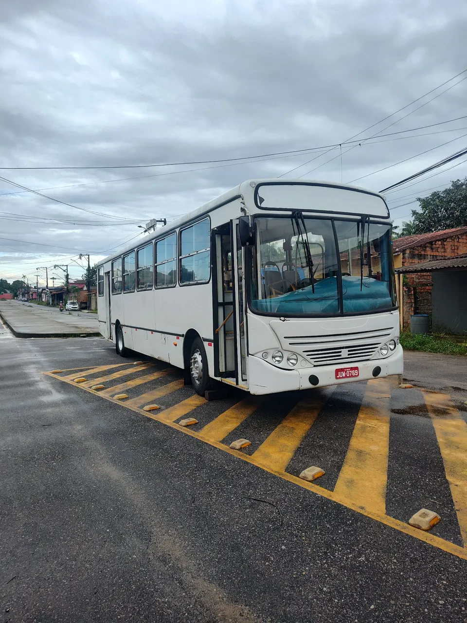Ônibus Volkswagen 17210 busscar urbano