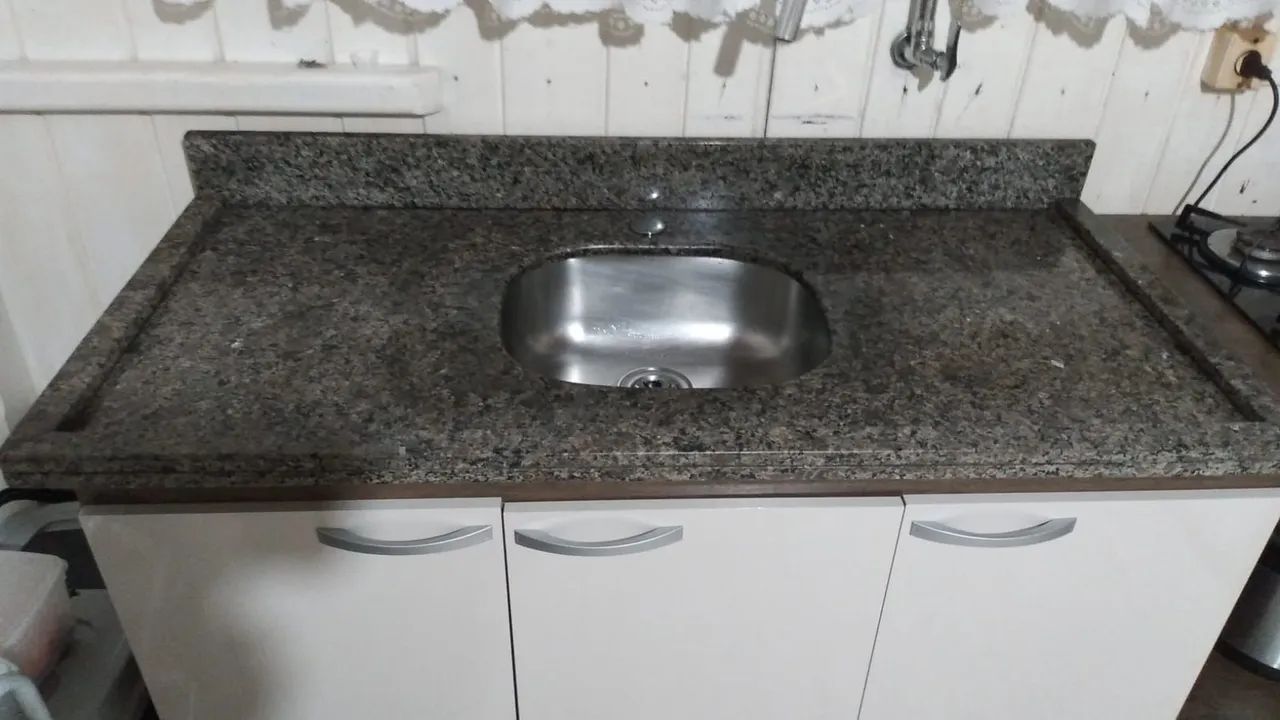 Balcão de Cozinha Branco/Marrom com 3 Portas e Gaveta + Pia granito preto  - Foto 3
