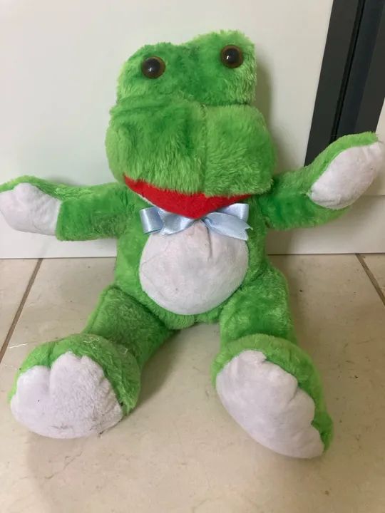 Sapo de Pelúcia Verde
