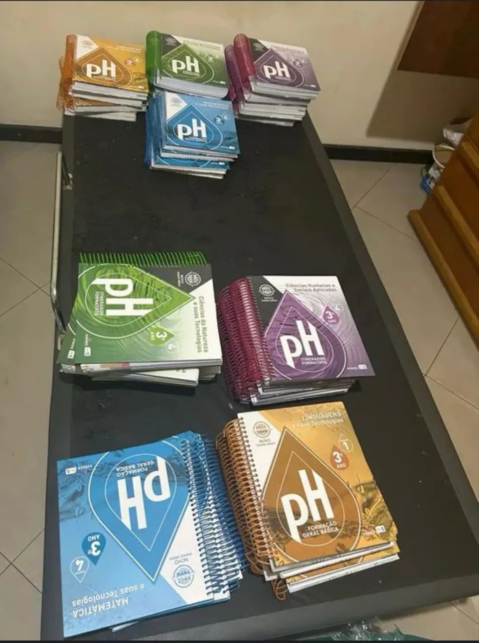 Livros 3 ano do ensino médio Ph - Foto 2