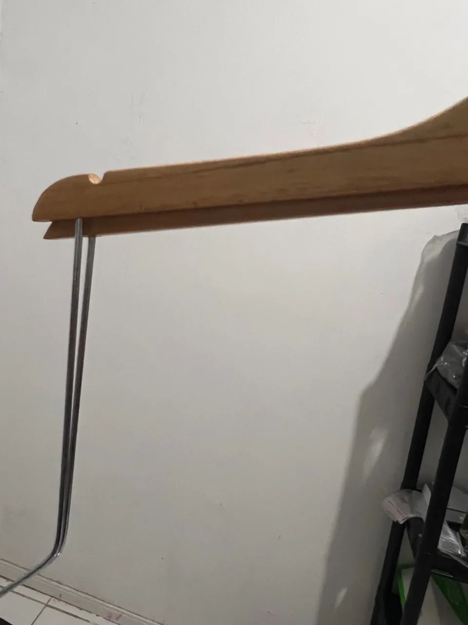 Vendo 1 Cabide silhueta  - Foto 2