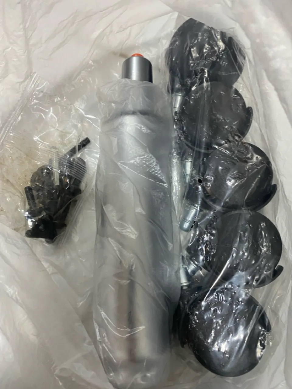 Kit de Rodinhas e Pistão para Cadeira de Escritório