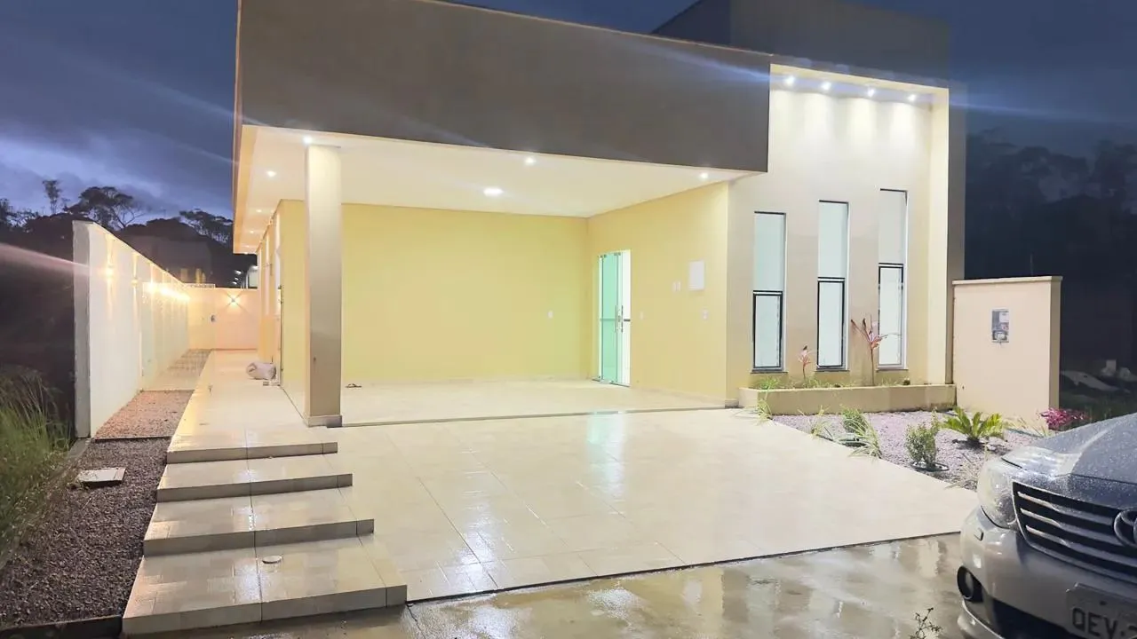 VENDO EXCELENTE CASA TERREA COM PISCINA E CHURRASQUEIRA NOVA E MODERNA, NA BR 316 APROVEIT