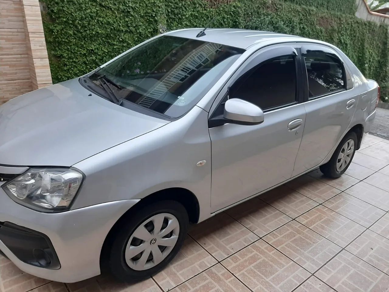 Toyota Etios sedan XS automático  - Foto 2