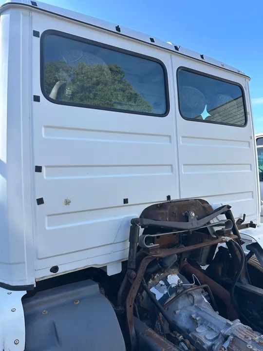 Caminhão Mercedes-Benz 1718 -6x2 TRUCK mecanismo operacional no documento   - Foto 2