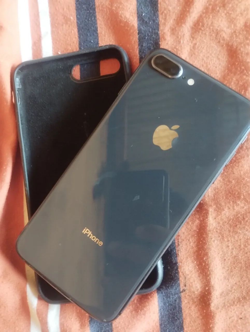 iPhone 8 PLUS de 64 gb biometria ok saúde da bateria 100% - Foto 2