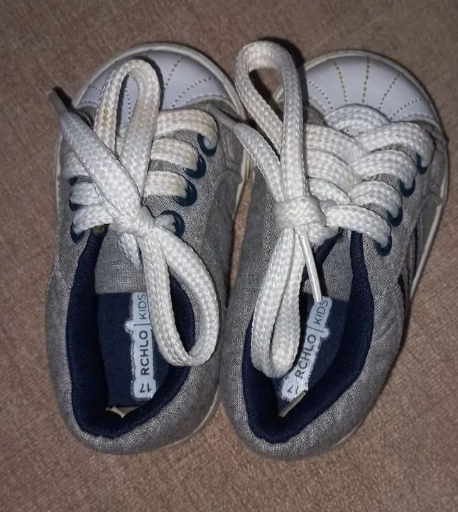 Tênis Infantil Cinza e Preto da RCHLO
