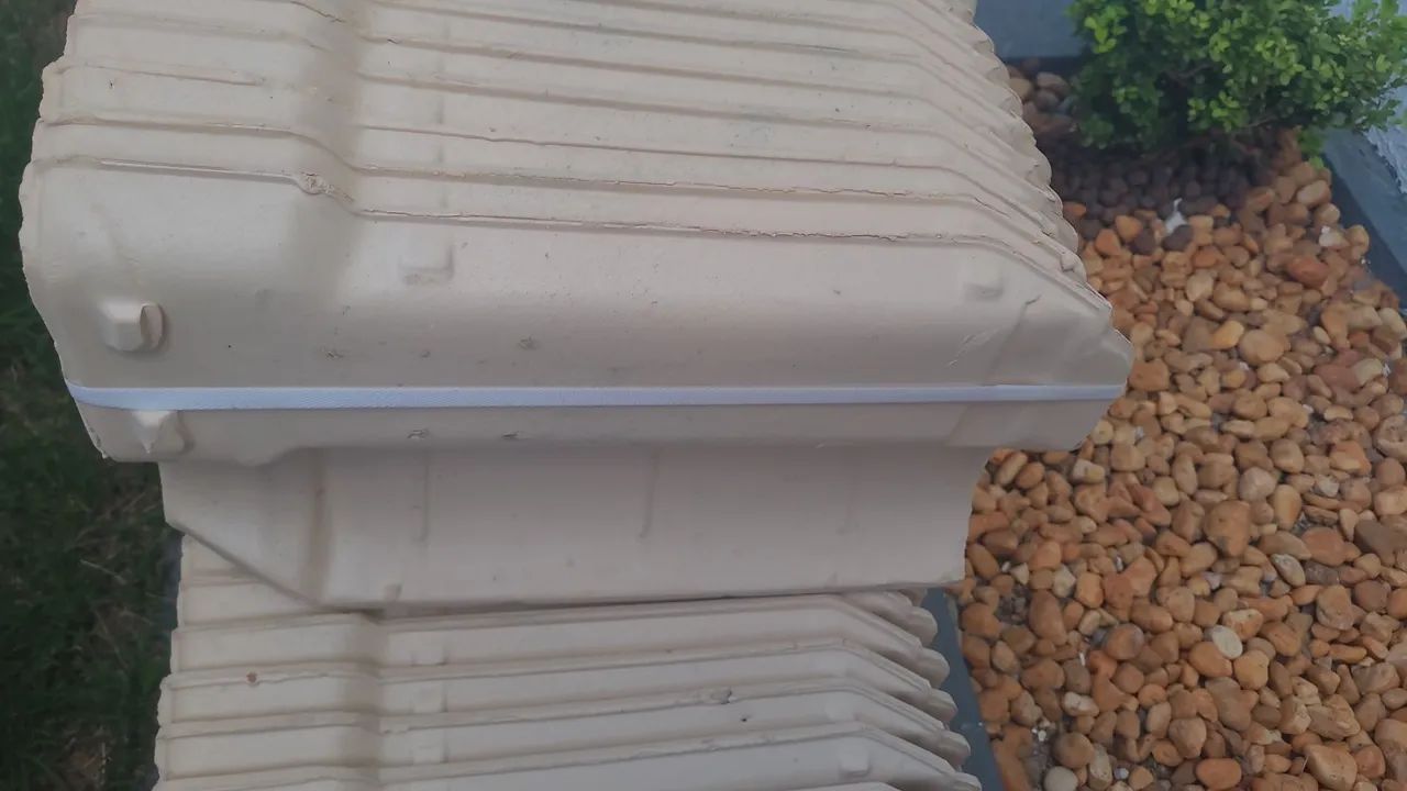 Vende-se telhas coloniais branca 