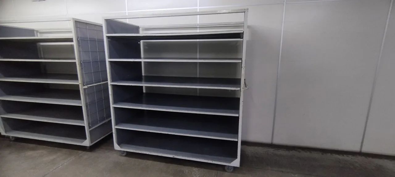 Estante de aço com rodinhas para transportar pecas industriais  - Foto 2