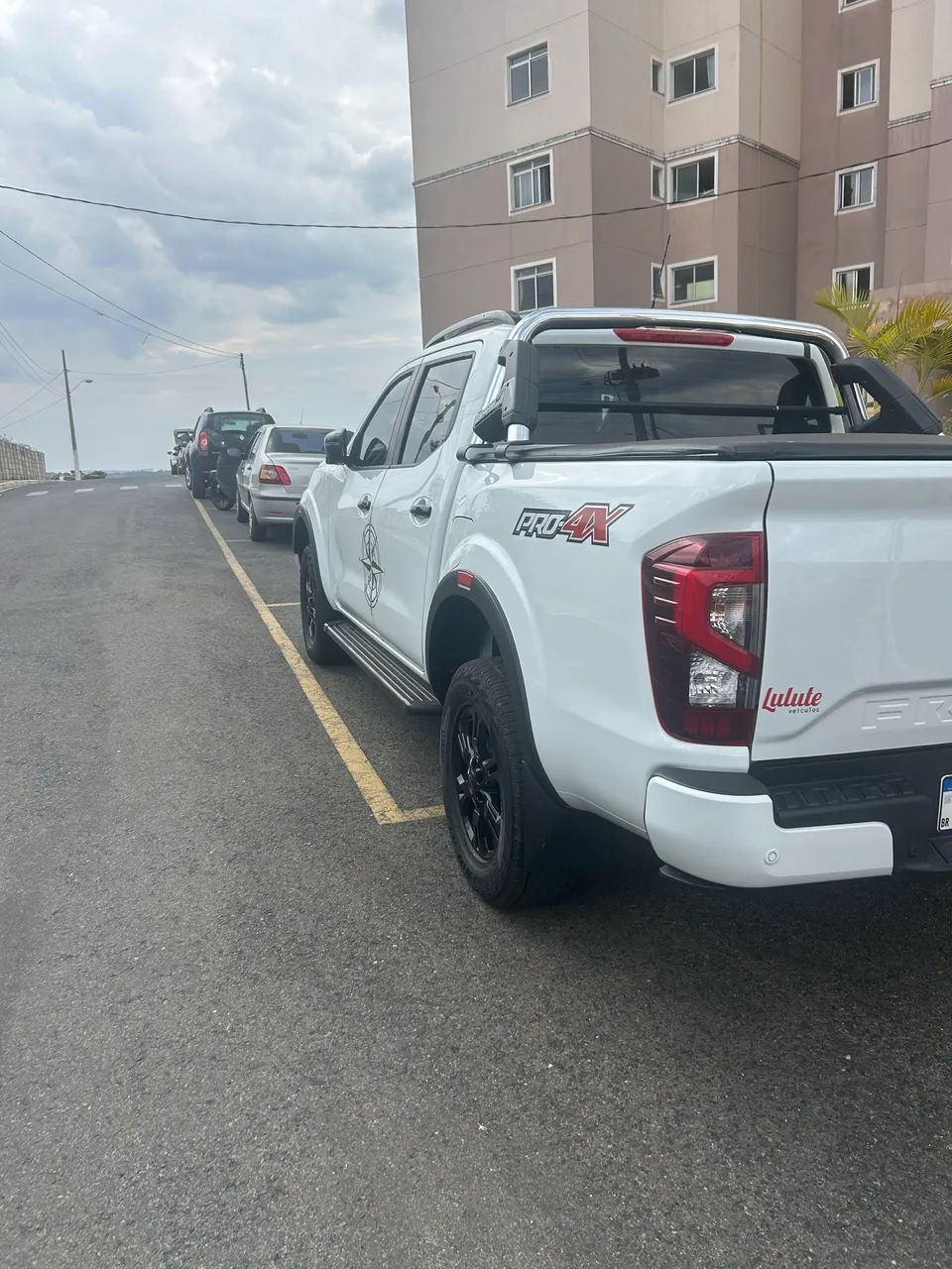 Nissan Frontier Pro4x CD 4X4 2.3 Bi-TB Die. AUT 2024 - Foto 3