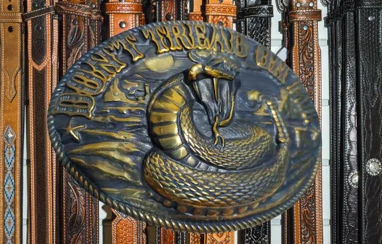 Fivela Importada da Ucrânia - Símbolo da Cobra "Don't Tread on Me"  - Foto 4