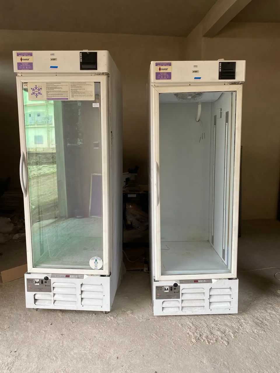 2 Refrigeradores 347 litros