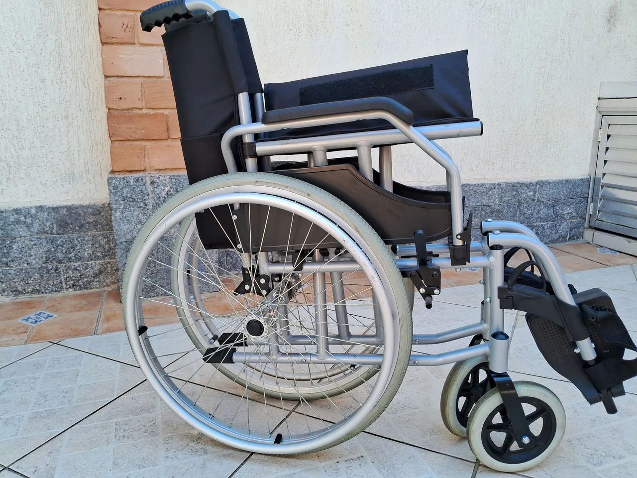 Cadeira de Rodas marca Dellamed-Modelo D600 T40 - Foto 3