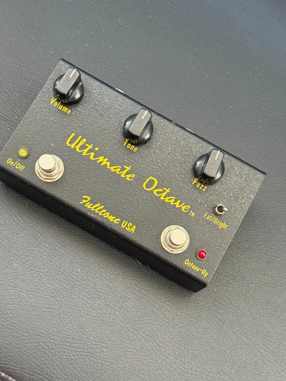Pedal de guitarra Ultimate Octave Fuzz da Fulltone USA